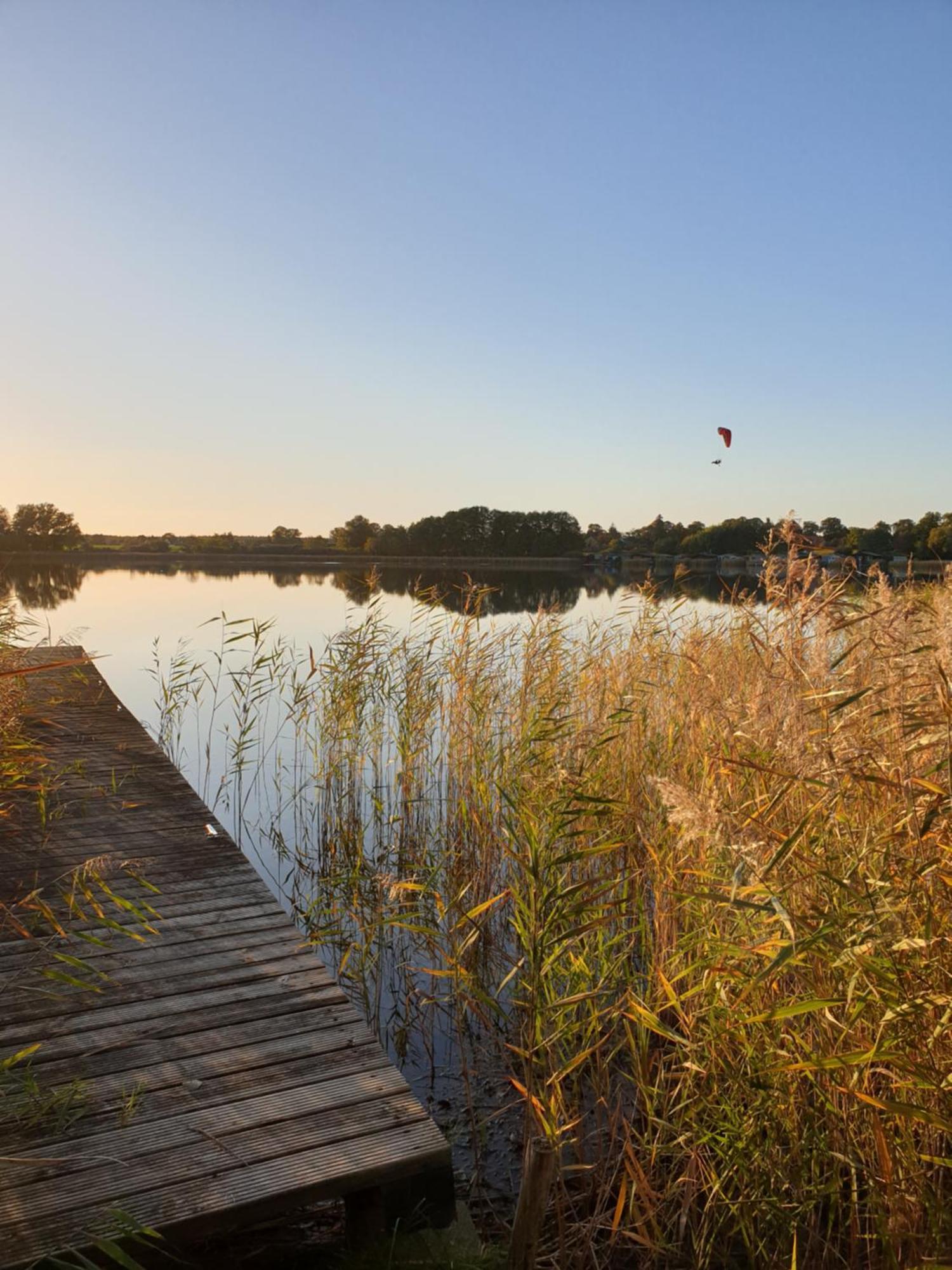 Ferienwohnung Peetsch Am See Миров Екстериор снимка
