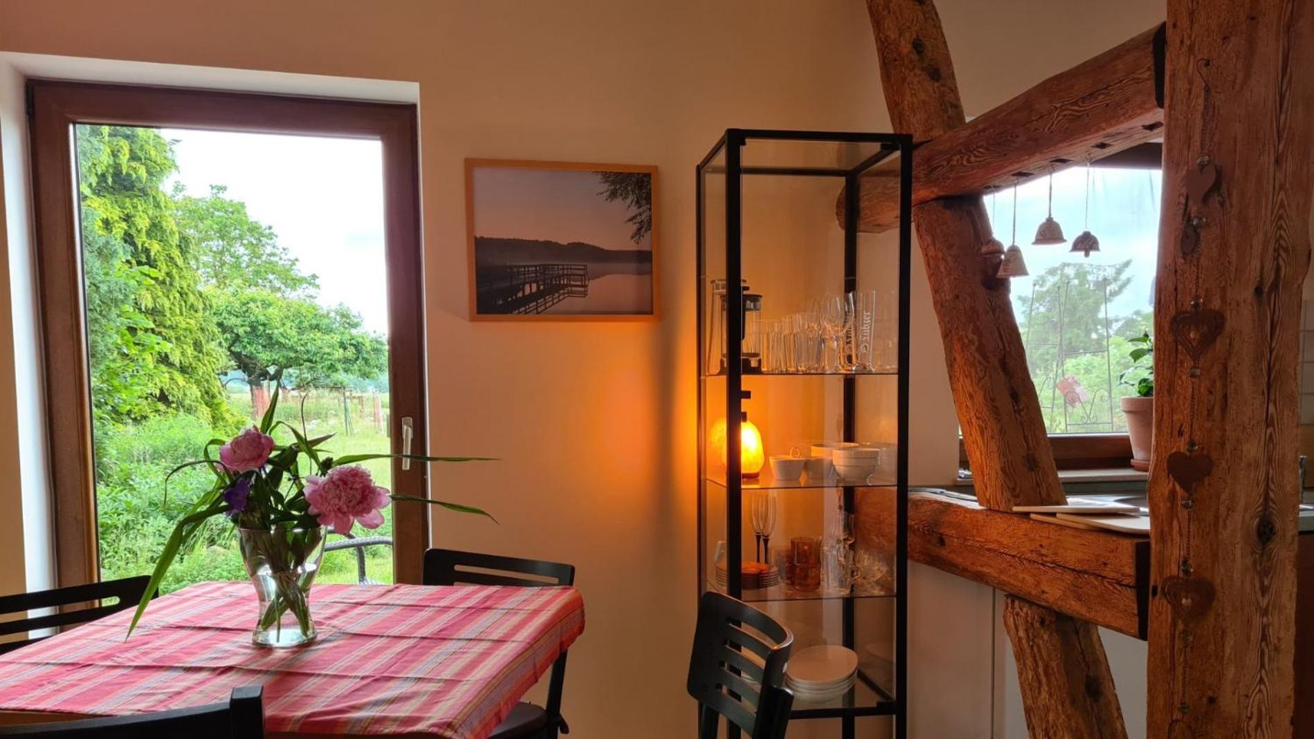 Ferienwohnung Peetsch Am See Миров Екстериор снимка